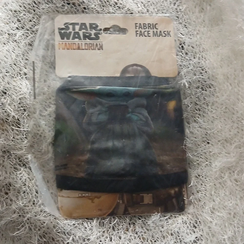 Star Wars Kids The Mandalorian Fabric Mask nwt